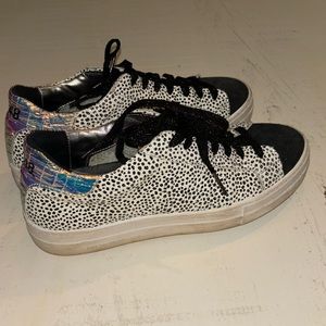 P448 Sneakers. Size 41